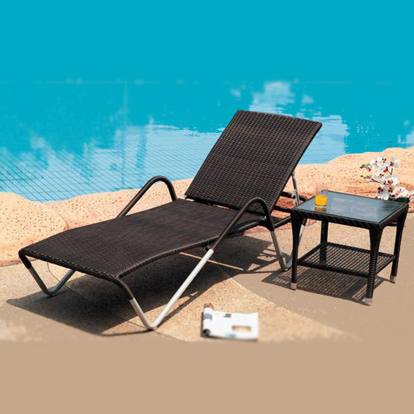 Outdoor Wicker - Sun Lounger & Table - Pool