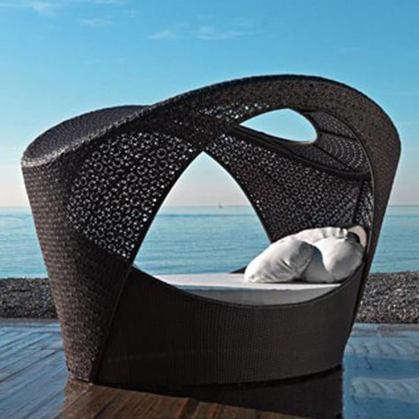 Outdoor Wicker Canopy Bed - Brooklyn
