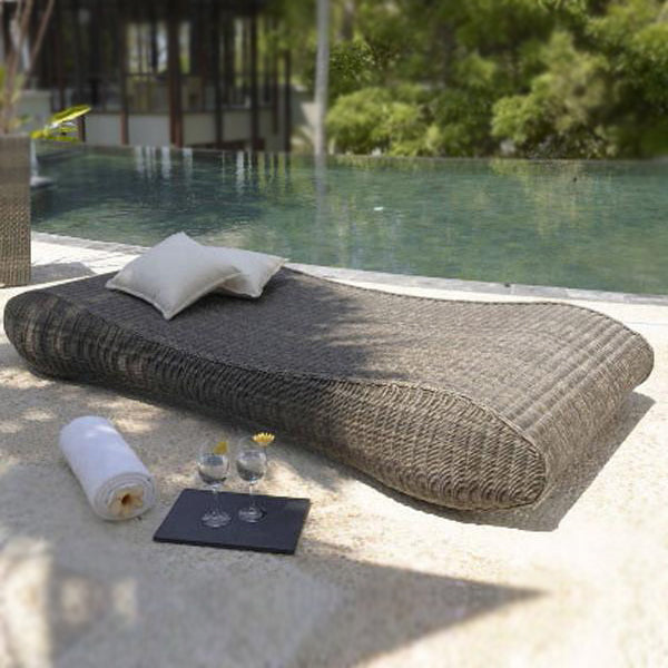 Outdoor Wicker Day Bed - Roller